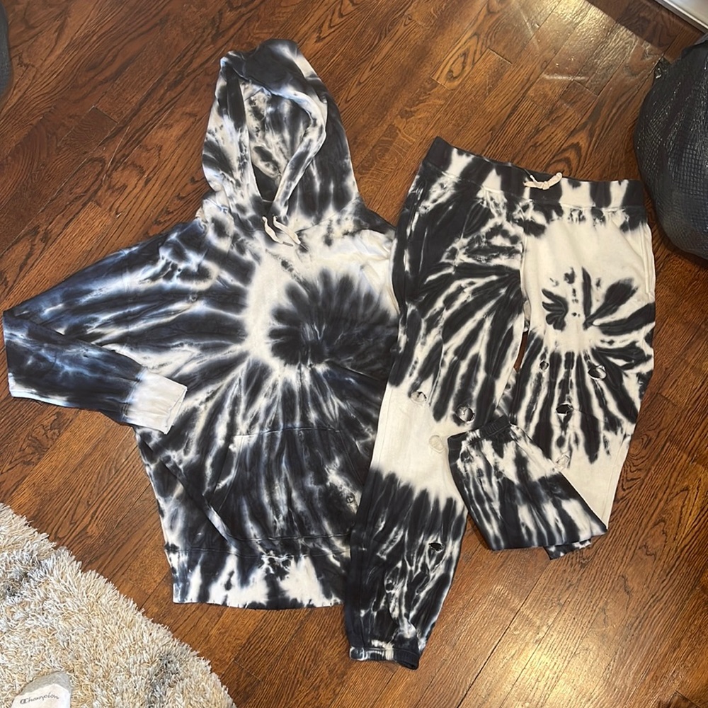 Navy Blue and White Spiral Tye Dye Sweat Set